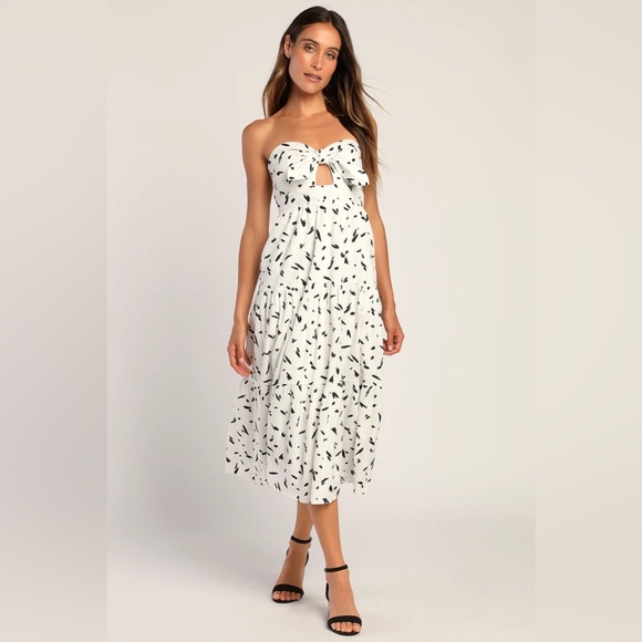 Lulus Dresses & Skirts - Lulus dress - strapless